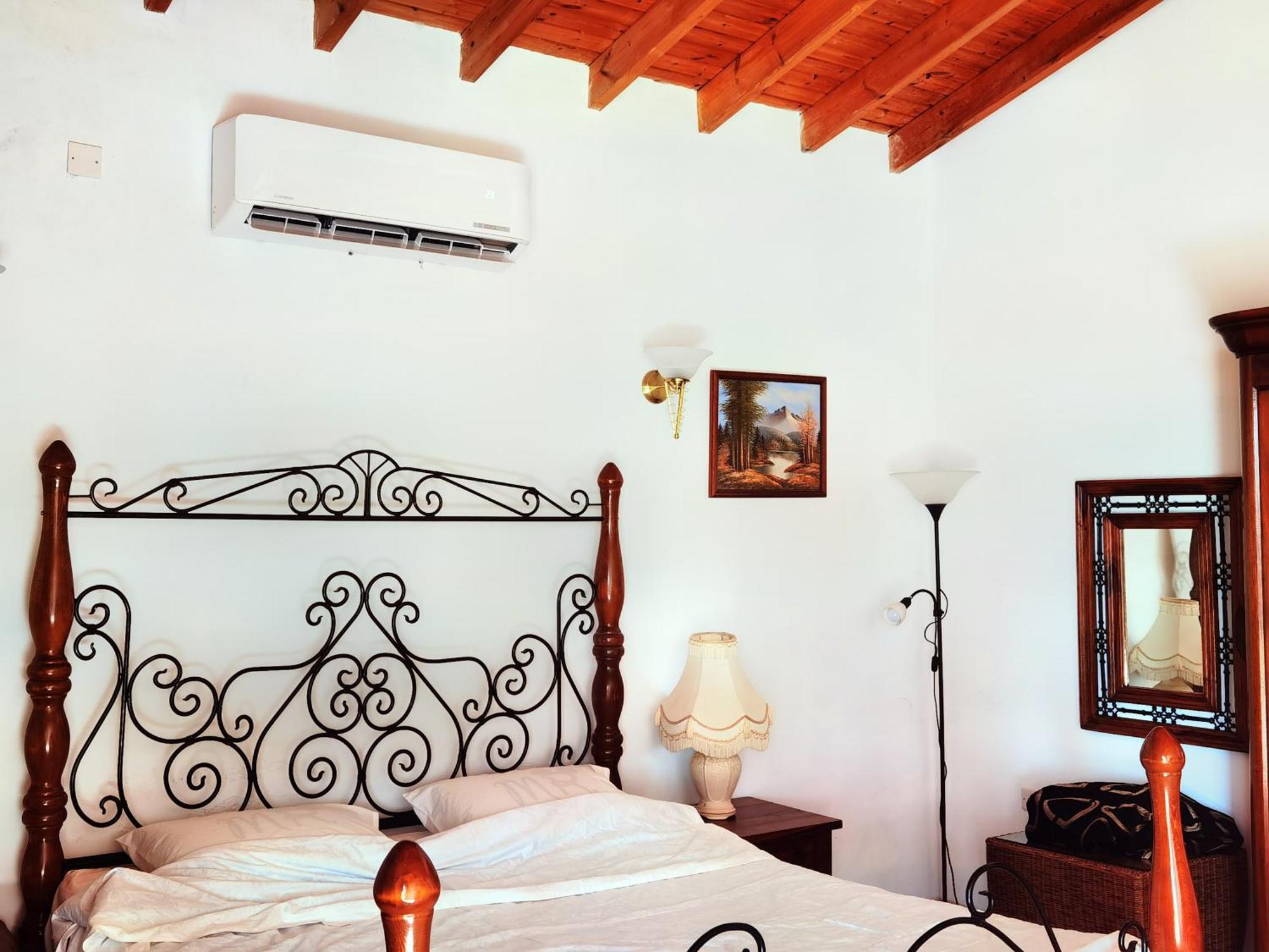 Beautiful Home Pafos Oda fotoğraf