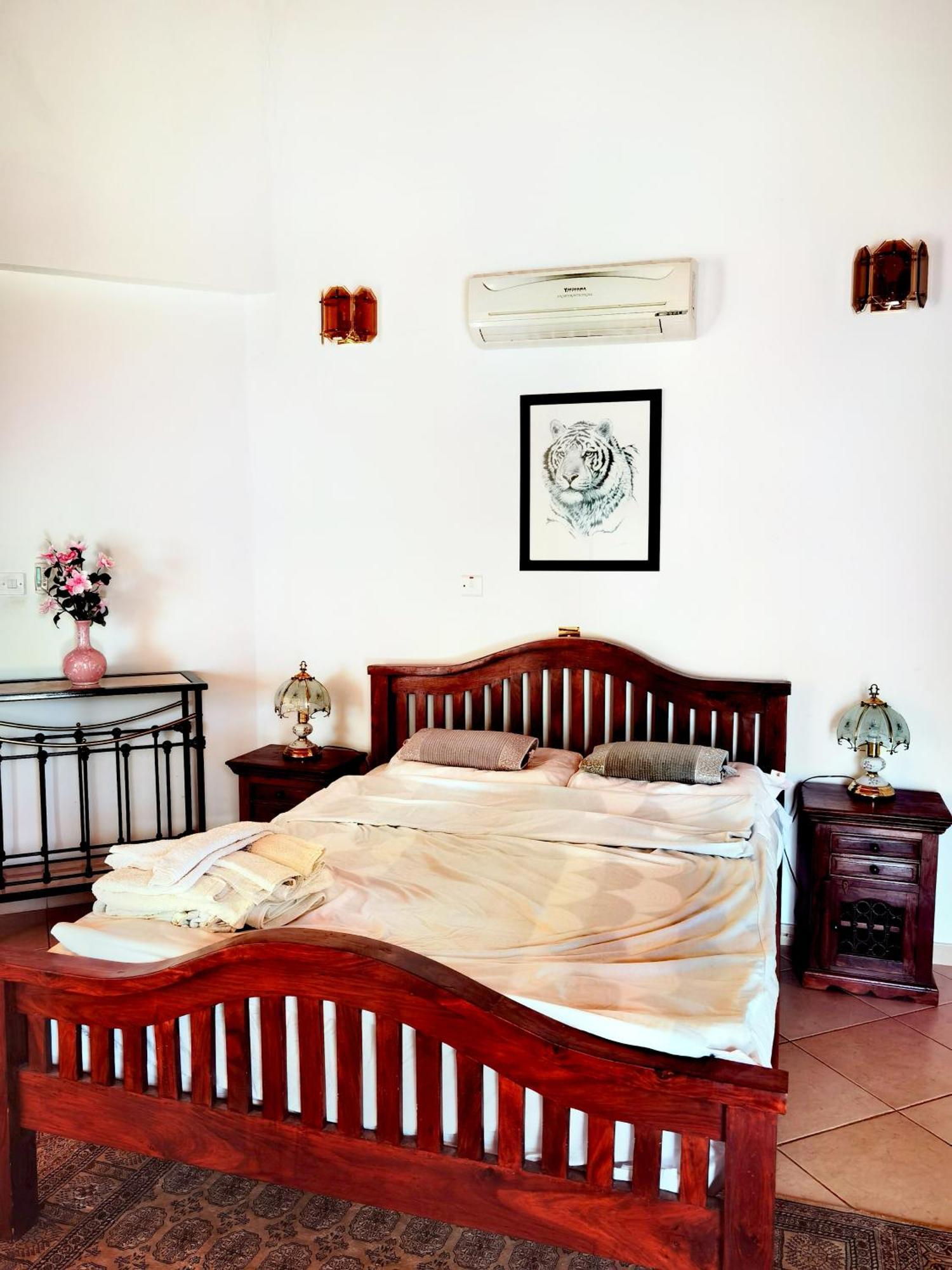 Beautiful Home Pafos Oda fotoğraf